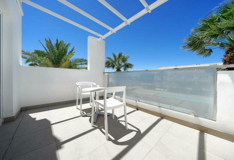 سوئیت جونیور خانوادگی, Aequora Lanzarote Suites