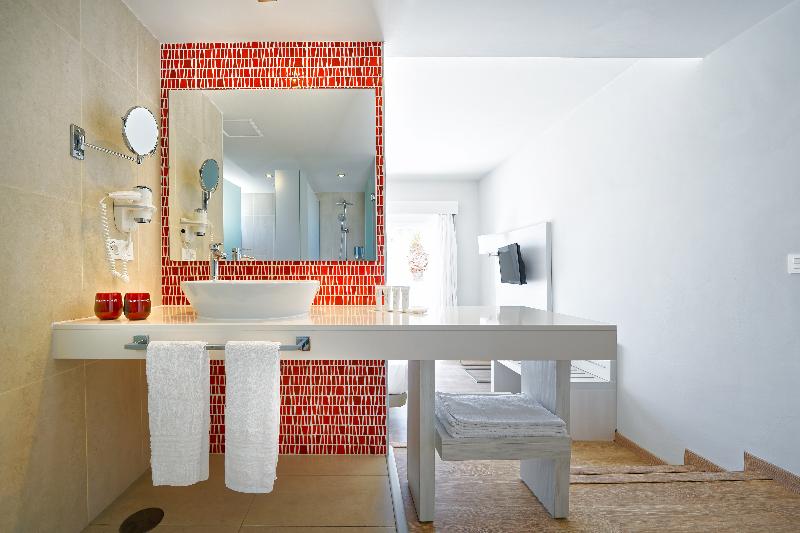 سوییت جونیور, Aequora Lanzarote Suites