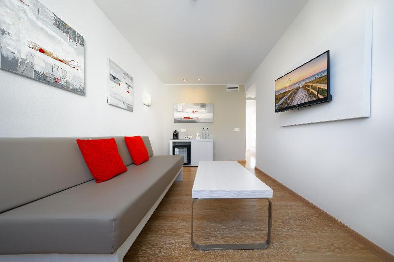 سوییت جونیور, Aequora Lanzarote Suites