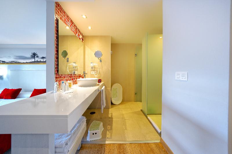 سوییت جونیور, Aequora Lanzarote Suites