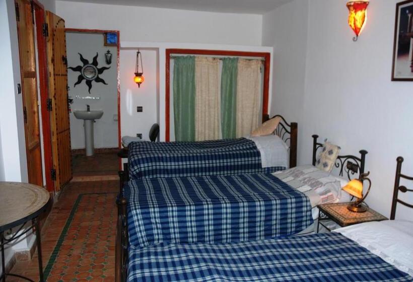 Standard Triple Room, Al Andaloussiya Diyafa