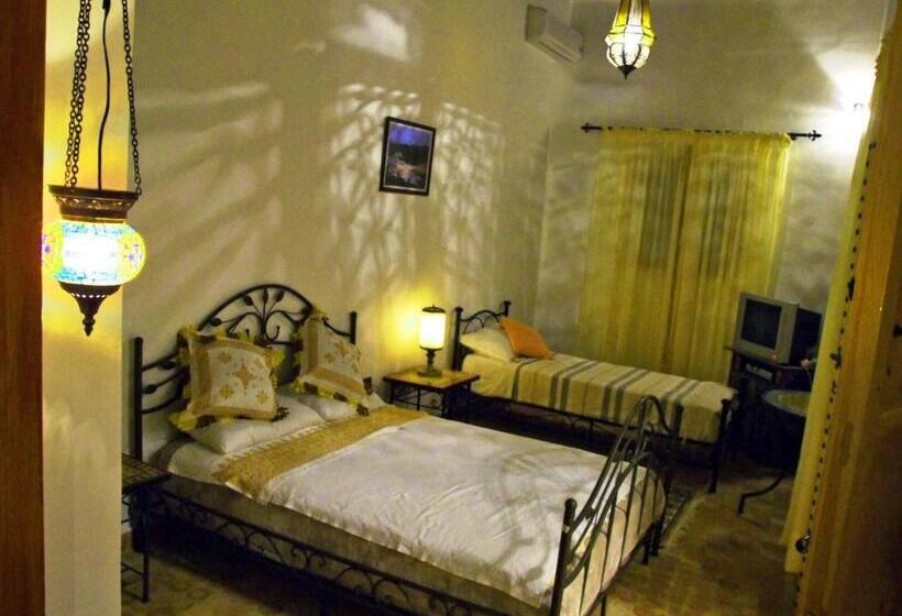 اتاق استاندارد سه نفره, Al Andaloussiya Diyafa