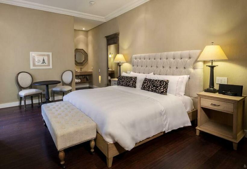 اتاق پرمیوم, Bastion Luxury