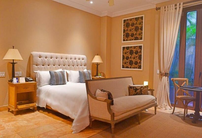 اتاق لوکس, Bastion Luxury