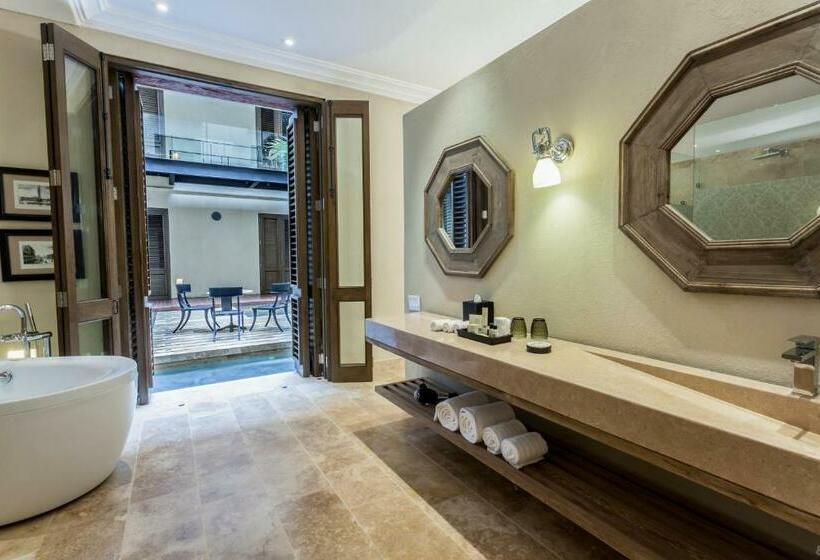 سوییت, Bastion Luxury