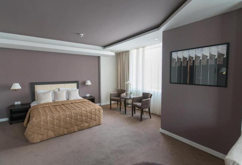 اتاق خانوادگی, New City Hotel & Restaurant Niš
