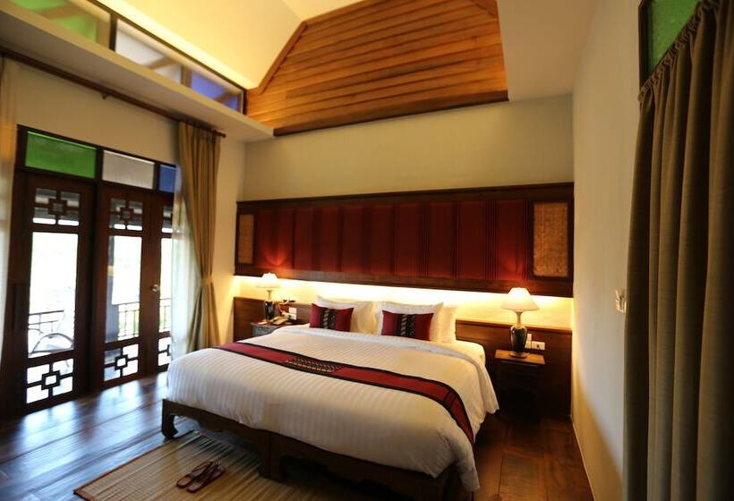 اتاق لوکس, The Balcony Chiang Mai Village