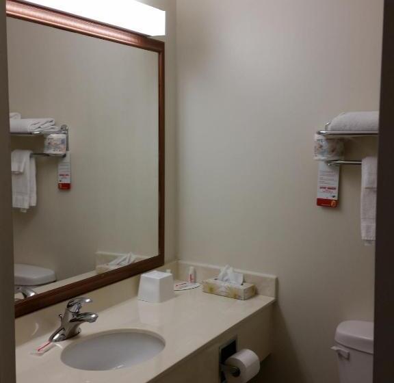 اتاق استاندارد با 2 تخت دوبل, Super 8 By Wyndham Brockville