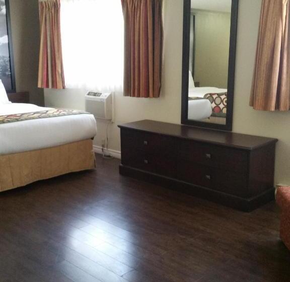 اتاق دلوکس مخصوص معلولین, Super 8 By Wyndham Brockville
