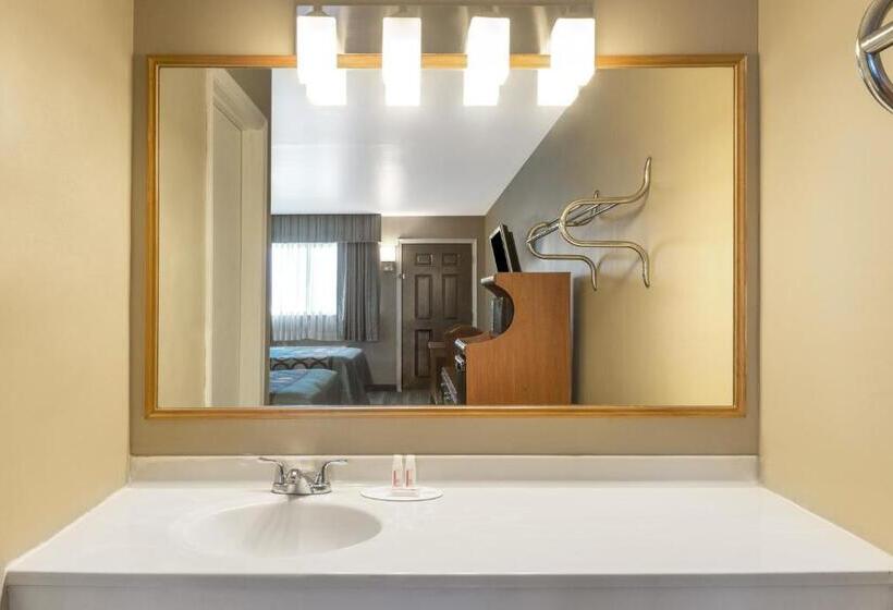 اتاق استاندارد, Super 8 By Wyndham Greencastle