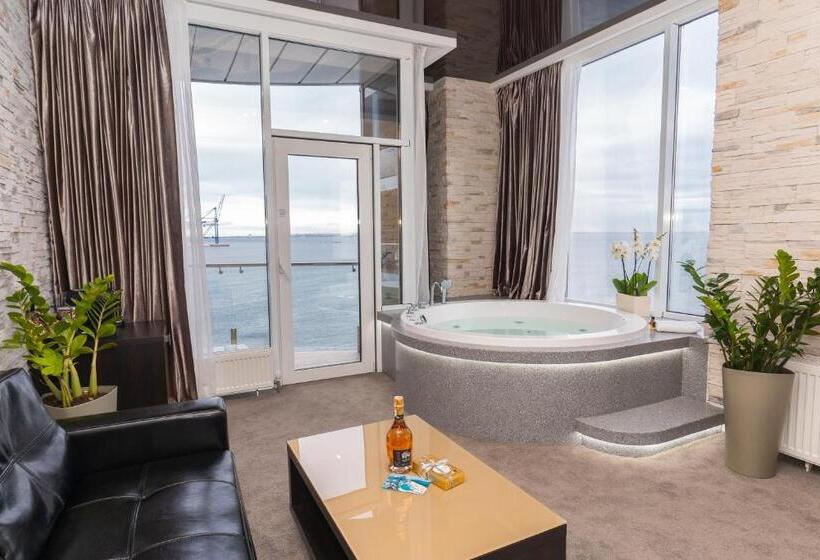 سوئیت پرزیدنت, Nemo Hotel Resort & Spa