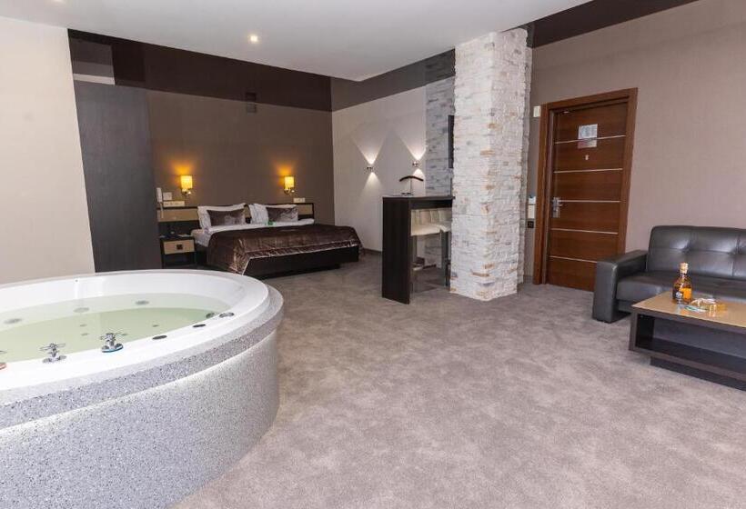سوییت با چشم‌انداز دریا, Nemo Hotel Resort & Spa