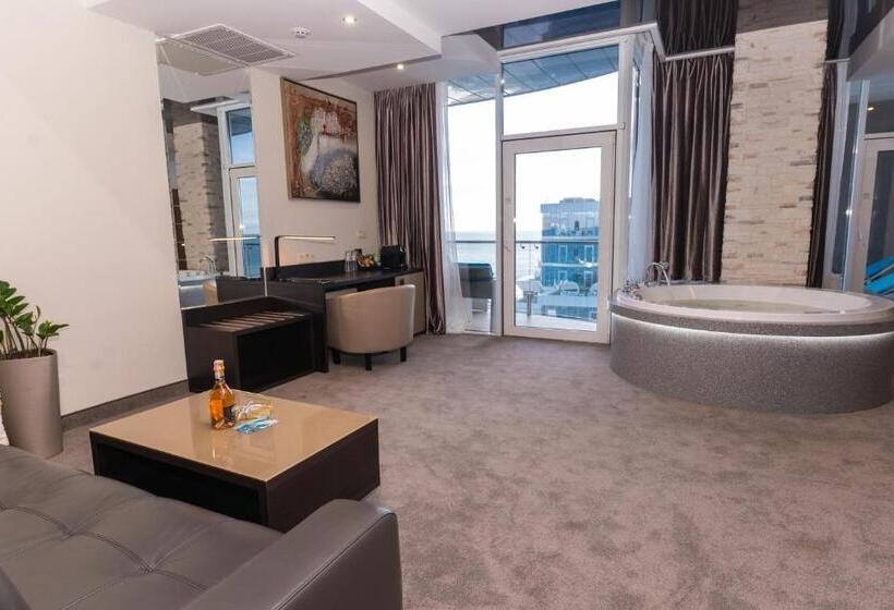 سوییت با چشم‌انداز دریا, Nemo Hotel Resort & Spa