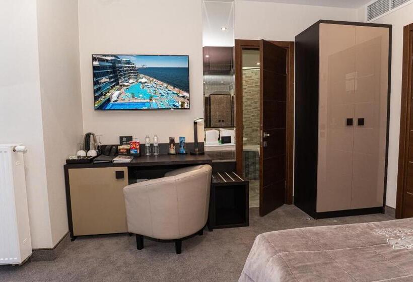 اتاق اساندارد با چشم‌انداز جانبی به دریا, Nemo Hotel Resort & Spa