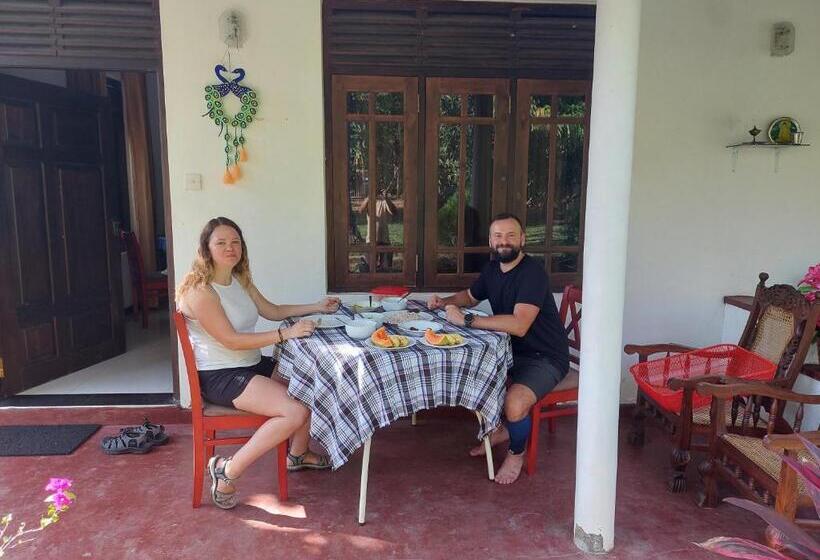 اتاق اکونومی, Lions Villa   Marakolliya
