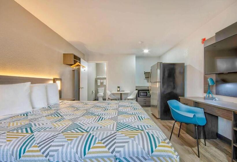 اتاق استاندارد با تخت بزرگ برای معلولان, Studio 6  Texas City, Tx