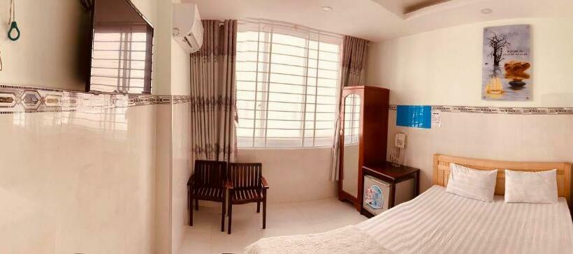 اتاق استاندارد با تخت بزرگ, Khách Sạn Phát Lộc