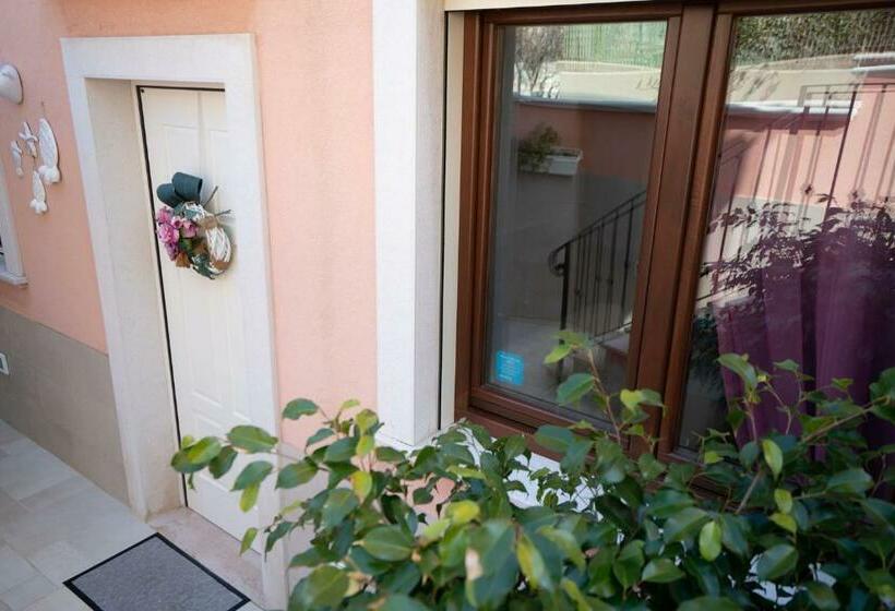 آپارتمان لوکس 1 خوابه, La Casetta Di Chiara B&b