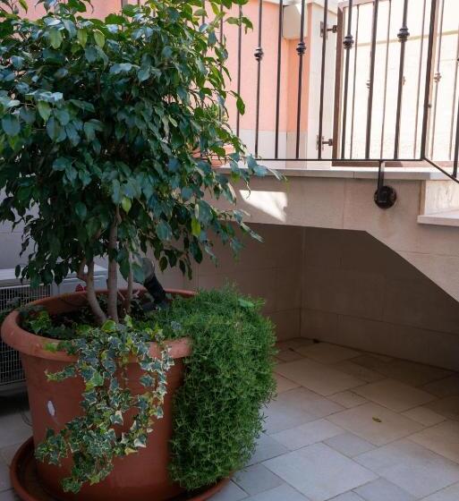 آپارتمان لوکس 1 خوابه, La Casetta Di Chiara B&b