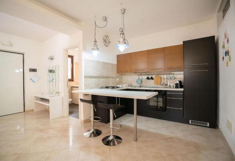 آپارتمان لوکس 1 خوابه, La Casetta Di Chiara B&b