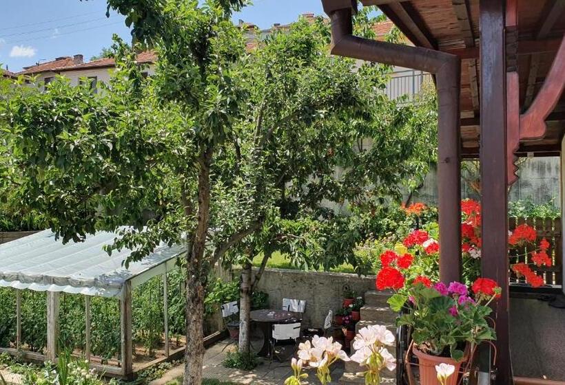 آپارتمان 3 خوابه, къща за гости солакови