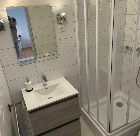 اتاق استاندارد, Pingvin Cukrászda Apartman Felső Szint