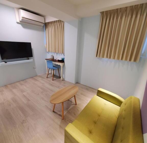 اتاق لوکس, 小窩旅店 羅東夜巿店