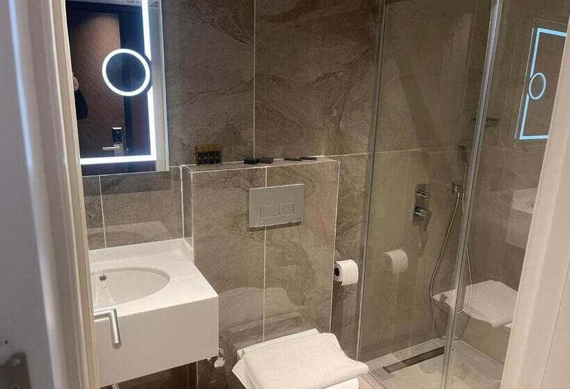 اتاق لوکس سه تخته, The Biancho Hotel Old City   Special Category
