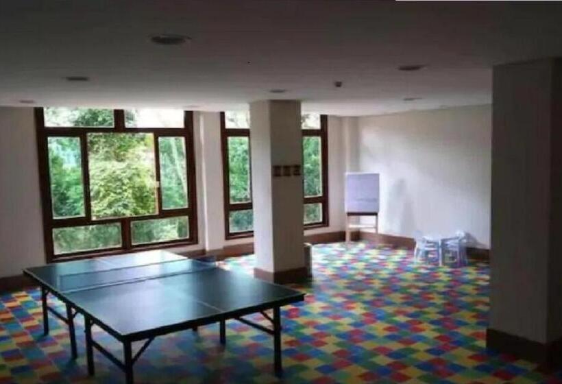 سوییت با چشم‌انداز کوه, Cond Vista Azul