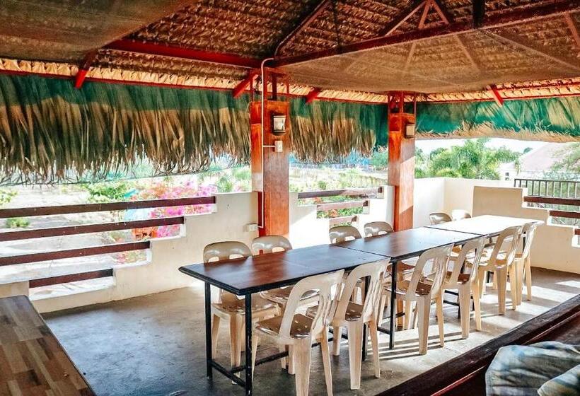 سوییت خانوادگی, Airport View Hotel Vigan