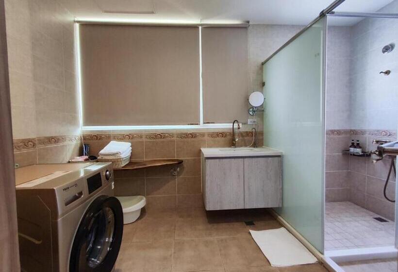 اتاق استاندارد چهار تخته, 棚棚屋室內帳篷民宿inn