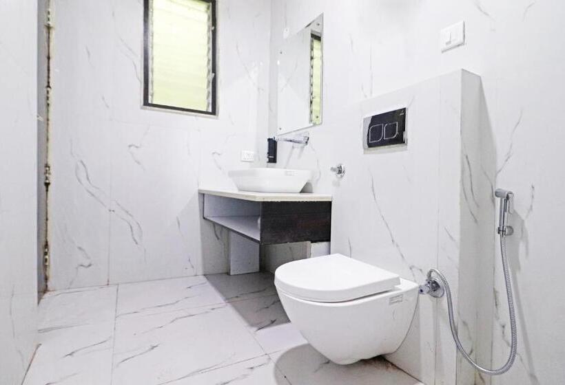 اتاق استاندارد با تخت بزرگ, Grand Villas Near Delhi Igi Airport