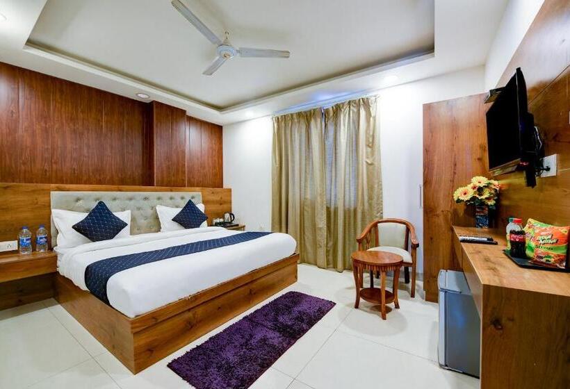 اتاق استاندارد با تخت بزرگ, Grand Villas Near Delhi Igi Airport