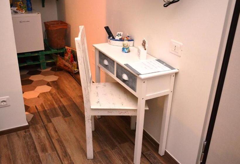 اتاق استاندارد سه نفره, La Sciabbega B&b