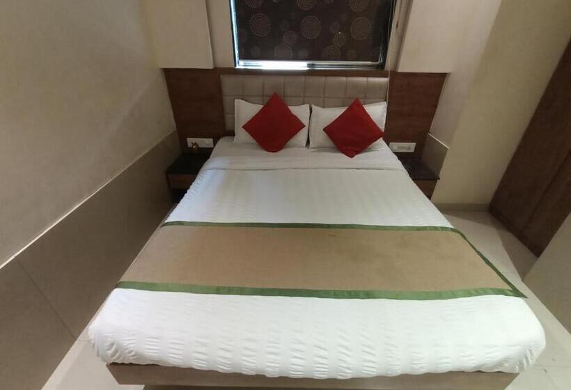 اتاق لوکس, Regal Inn Andheri   Nearest Mumbai Airport T1