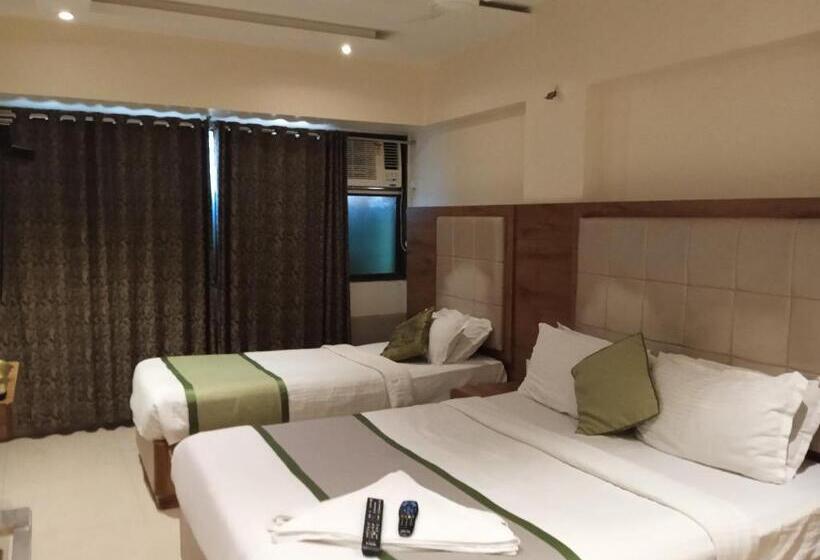اتاق سوپریور سه تخته, Regal Inn Andheri   Nearest Mumbai Airport T1
