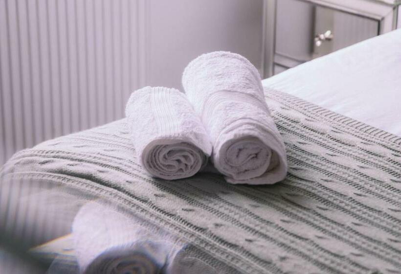 اتاق استاندارد با سرویس بهداشتی مشترک, Haven House Rooms, Barry