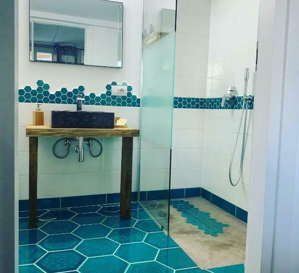 اتاق لوکس با تخت بزرگ, Numero20 B&b