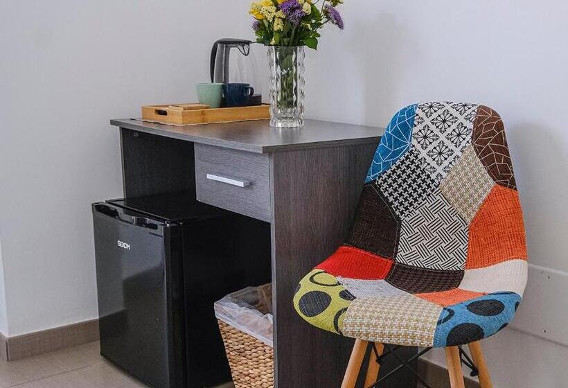 اتاق لوکس با تخت بزرگ, Numero20 B&b