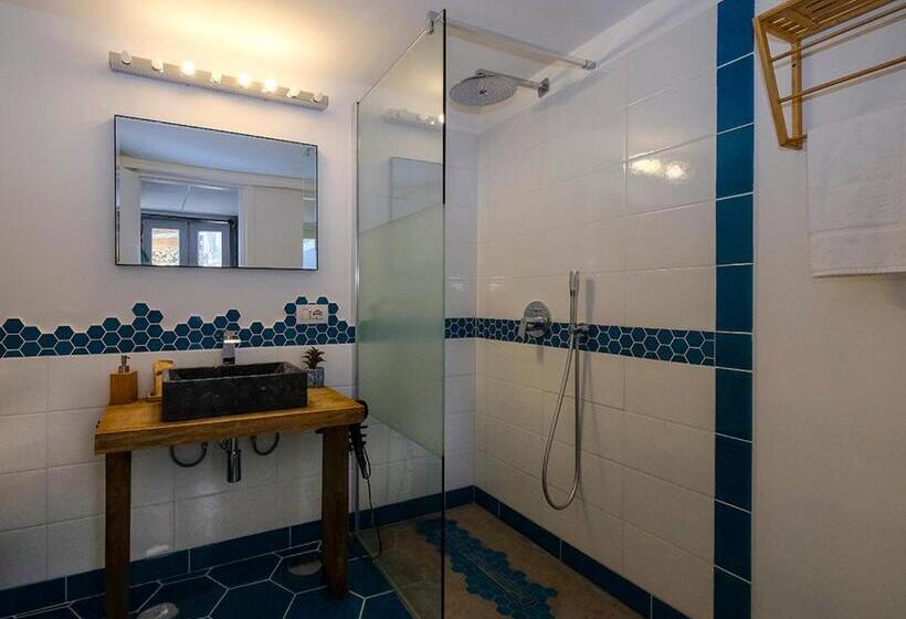اتاق لوکس با تخت بزرگ, Numero20 B&b