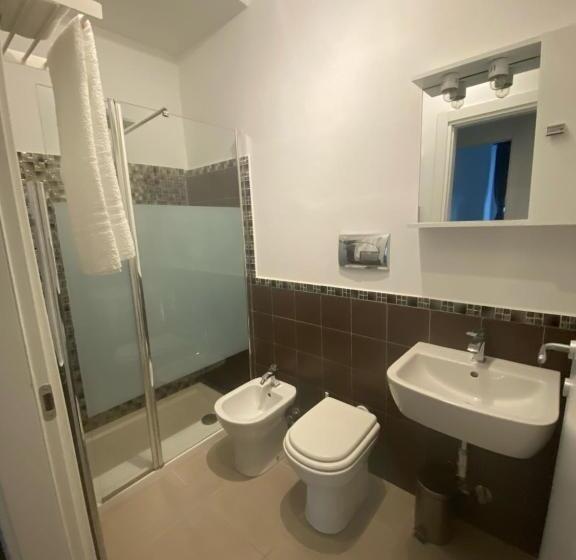 اتاق خانوادگی, Numero20 B&b