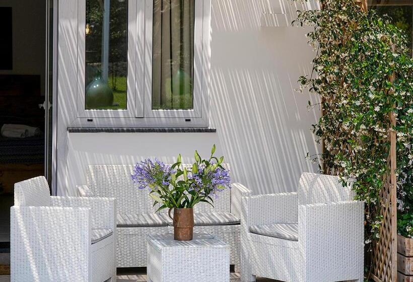 اتاق لوکس با تخت بزرگ, Numero20 B&b