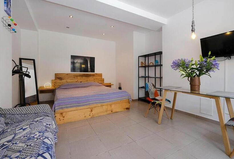 اتاق لوکس با تخت بزرگ, Numero20 B&b
