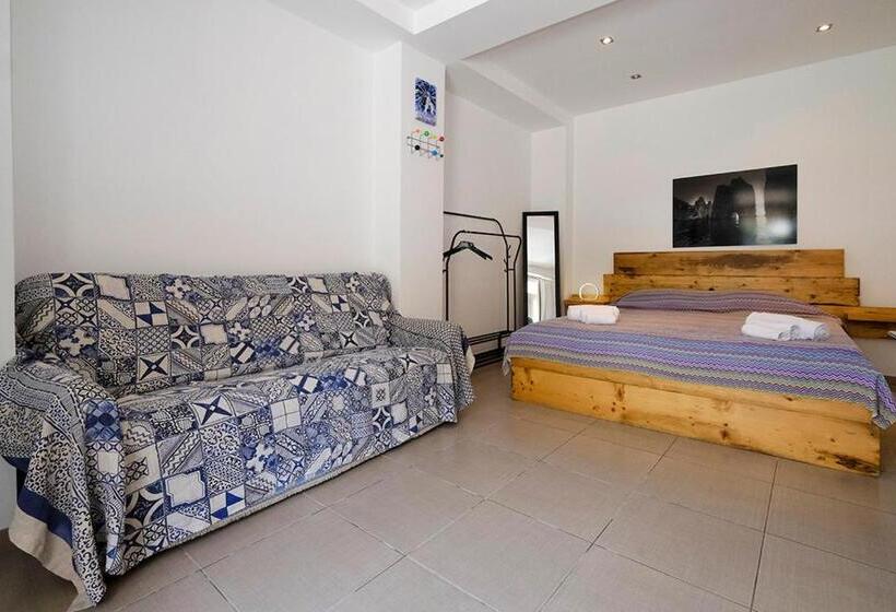 اتاق لوکس با تخت بزرگ, Numero20 B&b