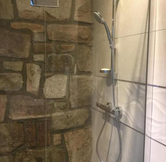 اتاق لوکس, Tullybeggs B&b