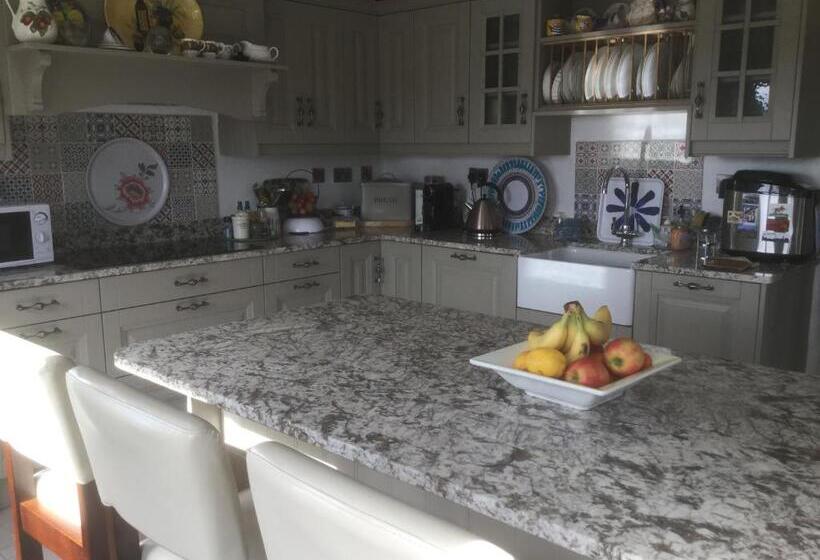 اتاق لوکس, Tullybeggs B&b