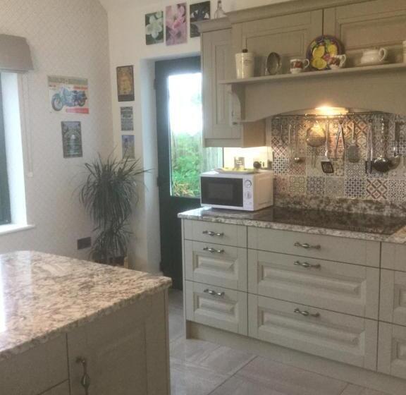 اتاق لوکس, Tullybeggs B&b