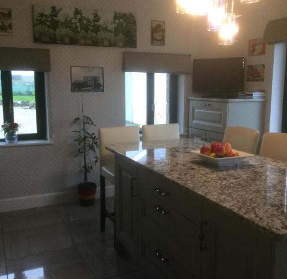اتاق لوکس, Tullybeggs B&b