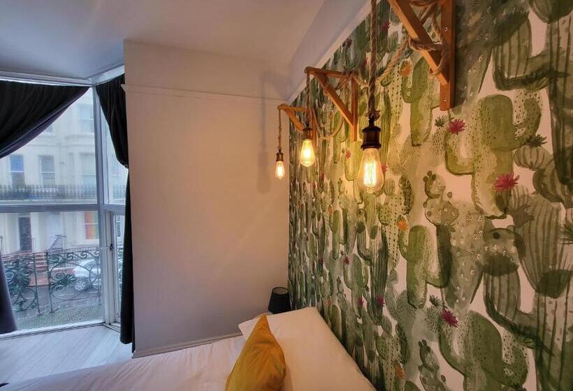 اتاق استاندارد با بالکن و چشم‌انداز دریا, Innit Rooms   Saltwater Guest House