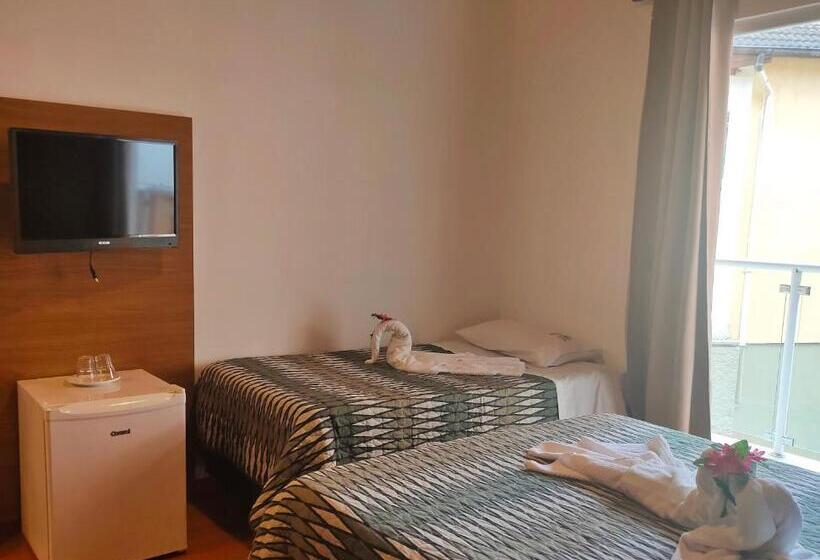 اتاق استاندارد سه تخته با بالکن, Velinn Hotel Geneve